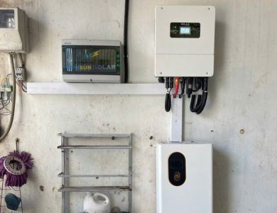 Lắp điện mặt trời hybrid 6kW lưu trữ 16kWh tại Hóc Môn