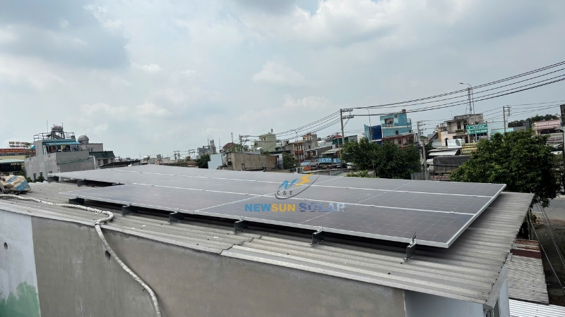 Công trình điện mặt trời hybrid 5kWp - Chị Thùy - QL1A