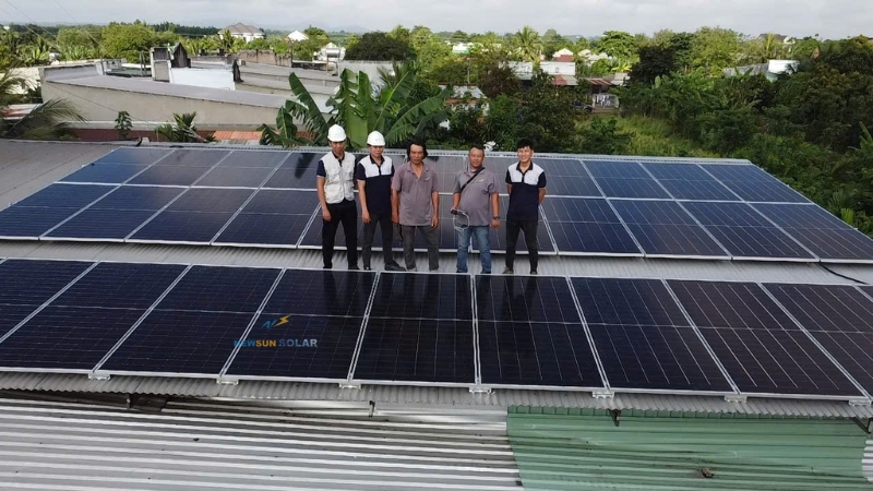 hệ điện mặt trời hybrid 20kW 3 pha lưu trữ 32kWh