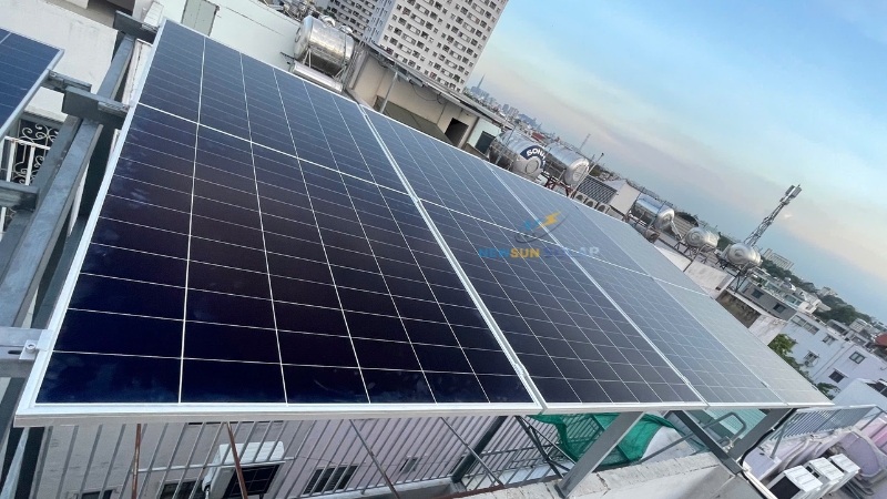 Tổng quan về hệ điện mặt trời hybrid 8kW lưu trữ 16kWh