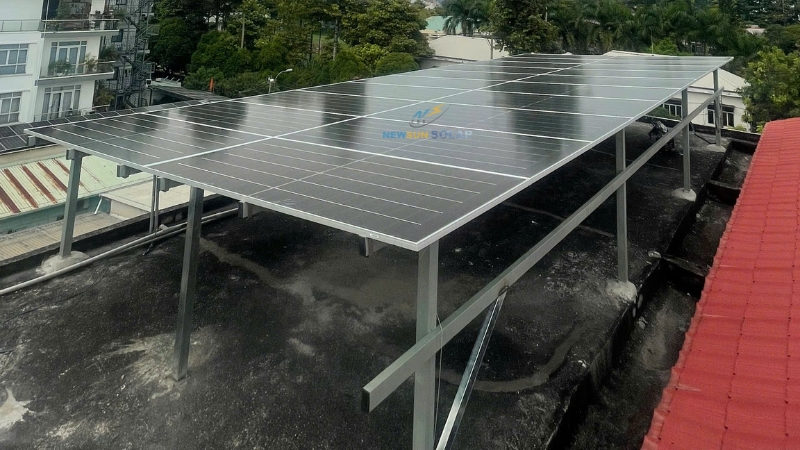 hệ điện mặt trời hybrid 10kW 3 pha lưu trữ 16kWh