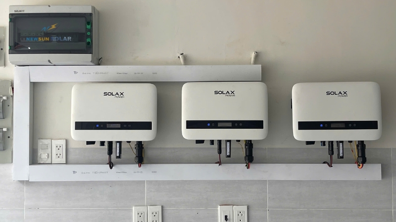 Nên chọn inverter INVT hay SolaX cho hệ 15kW 3 pha?
