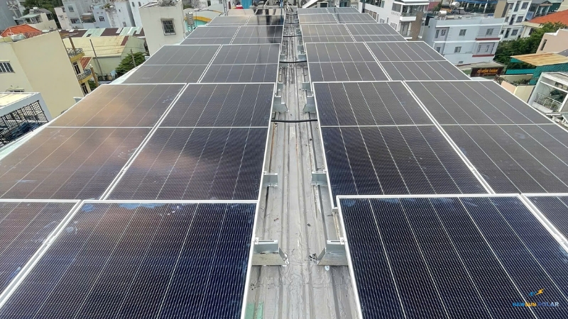 Lắp Điện Mặt Trời Hybrid Tiết Kiệm 80 - 90% Tiền Điện