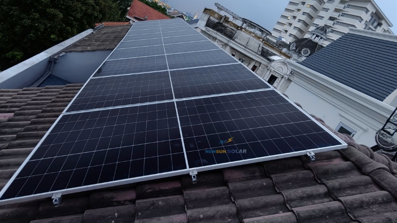 Lắp điện mặt trời trên mái ngói cần có kỹ thuật thi công chuyên nghiệp