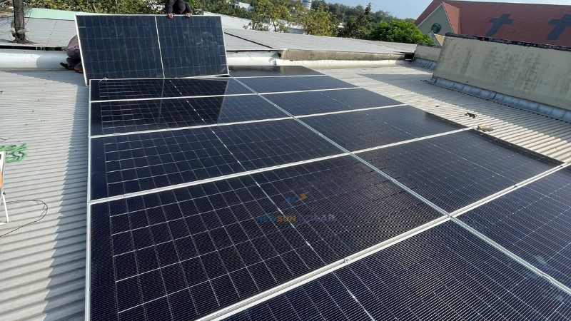 Công trình điện mặt trời hybrid 7.5kWp - Quán Bún Hồng Kông