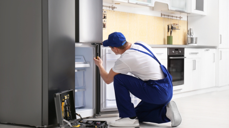 Bảo dưỡng thiết bị điện định kỳ