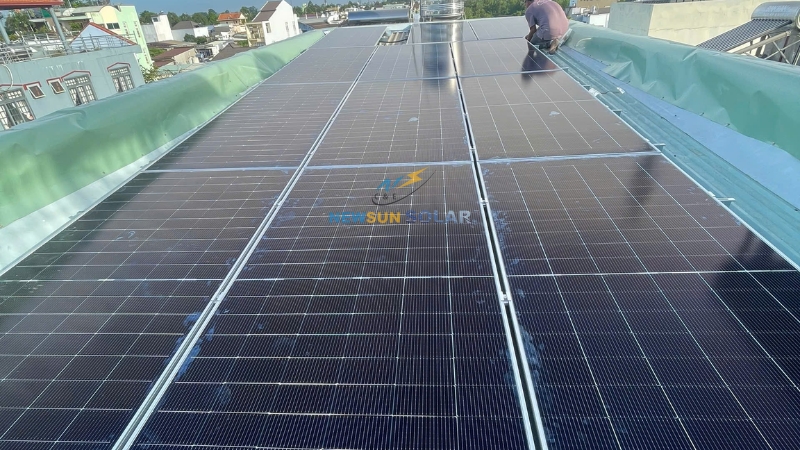 Ttấm pin Jinko Tiger Neo 625Wp - Điện mặt trời hybrid 7.5kWp