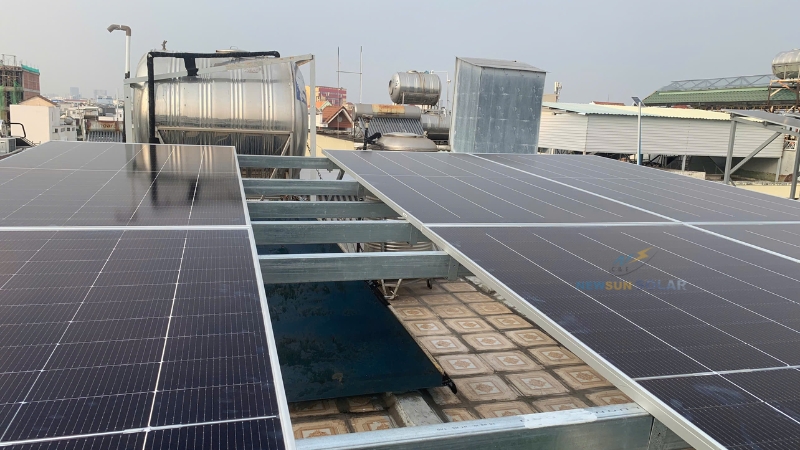 Thông số kỹ thuật tấm pin năng lượng mặt trời Jinko 620Wp